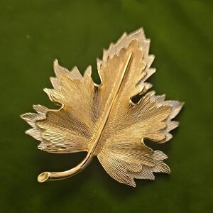 Sarah Covenry Vintage Gold Leaf Brooch - Textured Maple Leaf Pin